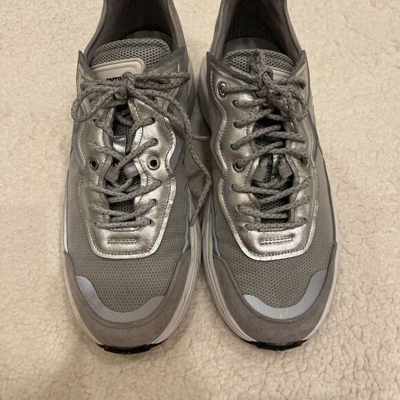 Valentino Garavani V Logo sneakers - Picture 4 of 9